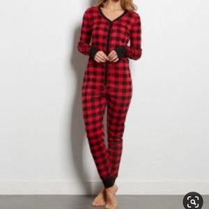 La Vie En Rose Onesie / Pajamas